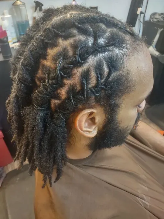 https://cdn.salonspotlight.com/photos/mImjmH4fZV5tCeRFA0bk/fe6e0674-9448-4f1c-9e58-dc6c0bc2fc7c_720x720