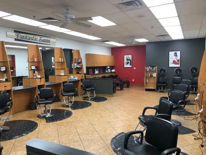 https://cdn.salonspotlight.com/photos/mMT9a09eNwipGGSQo8kx/fe91c5bf-0017-4f04-accc-fd99444d7049_720x720