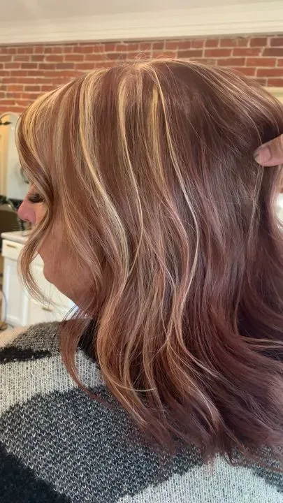 https://cdn.salonspotlight.com/photos/mNWe9TWV6HW8wUTqsdcQ/4b8dcad1-e6b8-44a8-af17-8387fcfb73d1_720x720