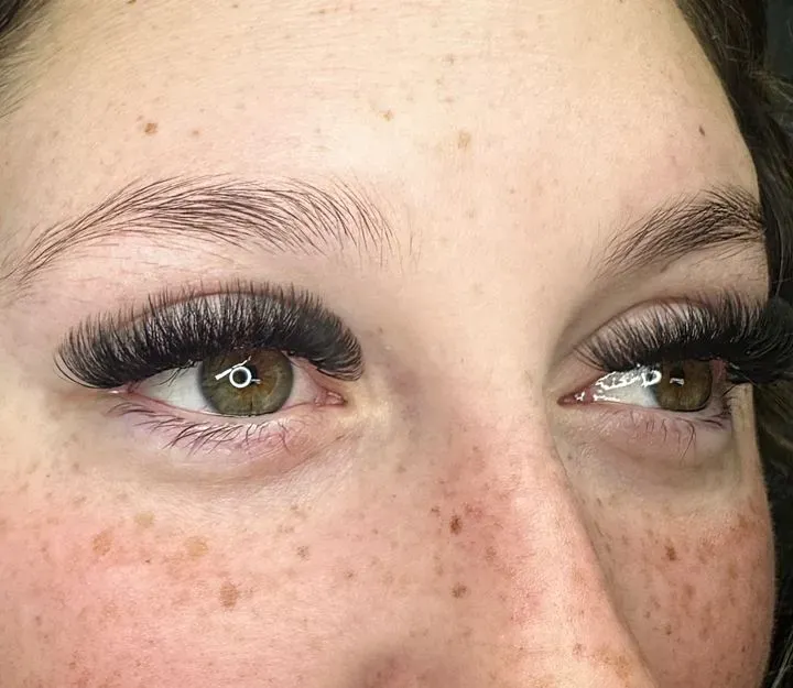 https://cdn.salonspotlight.com/photos/mRsVDyvQKEgC21tNozJZ/12951be4-e33d-465e-9e5d-deb6add467cf_720x720