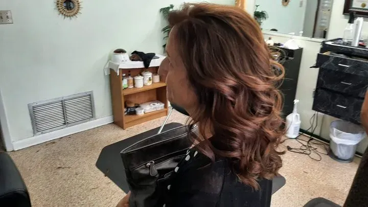 https://cdn.salonspotlight.com/photos/mSyGKuHbaVKiApkE11ns/abdf2631-0a97-4725-81fe-84997ed8356b_720x720