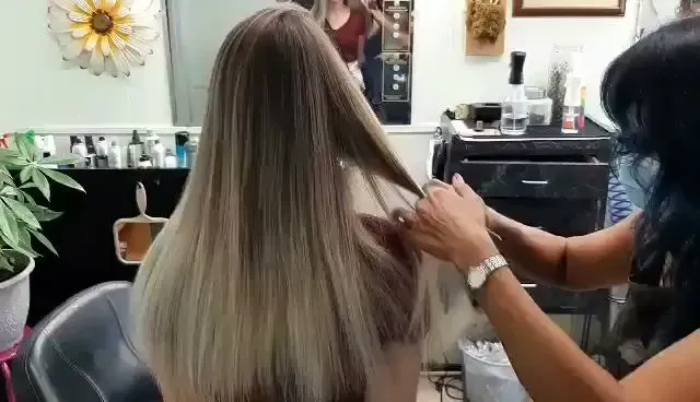https://cdn.salonspotlight.com/photos/mSyGKuHbaVKiApkE11ns/bc398ae0-6435-4810-824f-788835864dde_720x720