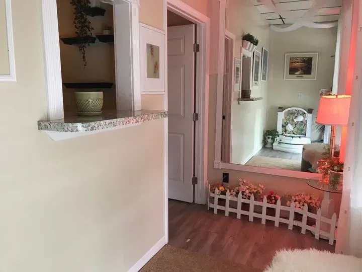 https://cdn.salonspotlight.com/photos/mXbo27gaXefNW5oWY28p/e89eac85-bdf3-4fcc-9d1a-812de0605f69_720x720