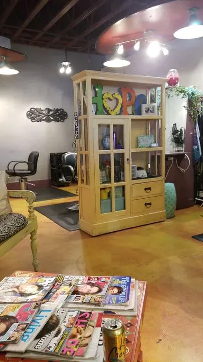 https://cdn.salonspotlight.com/photos/mYvQ6jwbsxwOZOWRFscB/350cbdb4-e0c6-4897-9dde-2d128dcc450b_720x720
