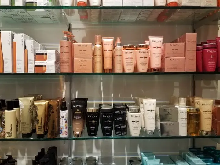 https://cdn.salonspotlight.com/photos/mb8fEDaNH4M2d6s145J1/a92443ef-7b5e-456c-94c2-f62d1c55c255_720x720