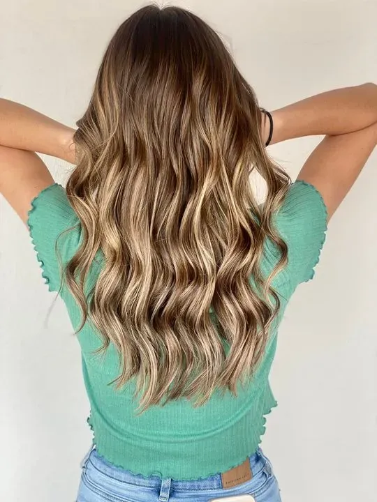 https://cdn.salonspotlight.com/photos/mcc73zOGS2mvPvnLi8Tj/a15af4e2-9bf9-4a76-833e-437d45287635_720x720