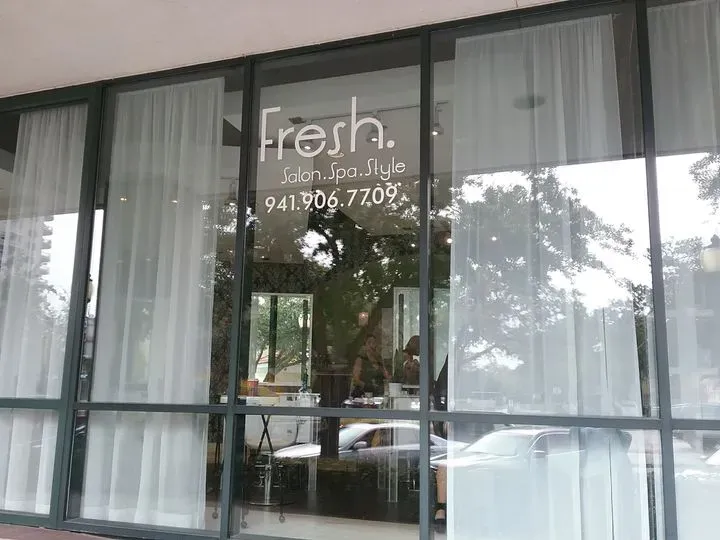 https://cdn.salonspotlight.com/photos/mckAR4Mh5QB7wdhXdrgD/a35090cd-a2bc-4e44-b08d-5d8890848b23_720x720