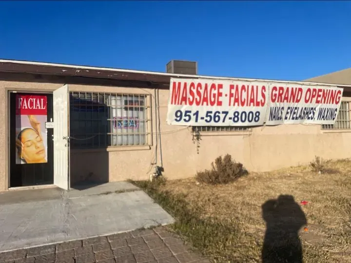 https://cdn.salonspotlight.com/photos/mhpYpp6VyD6WjvSrnNeF/0104bfe4-078f-4bda-a49a-62b115db32e1_720x720
