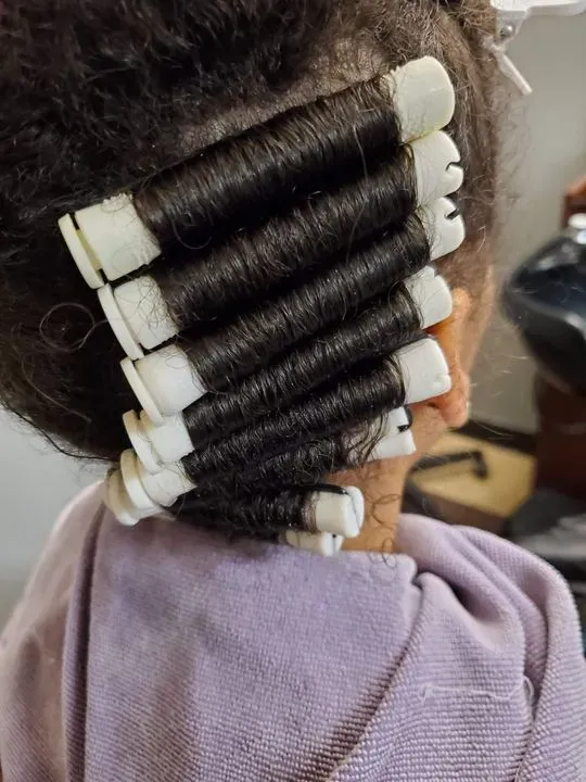 https://cdn.salonspotlight.com/photos/miyGCh5wz3DmnRBhek0Z/c9921c42-f74b-47ed-8648-f6b037317957_720x720