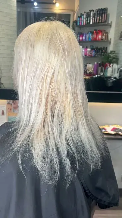 https://cdn.salonspotlight.com/photos/mj1icFRK7rqXw3ICSh1X/536561d4-18c5-426c-b471-708fa7f4b206_720x720
