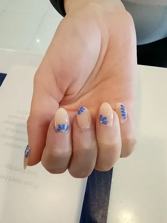 https://cdn.salonspotlight.com/photos/mjVnVrmWtYy7F4lgvbmk/d331bb70-910c-422a-978f-f54673f0884b_720x720