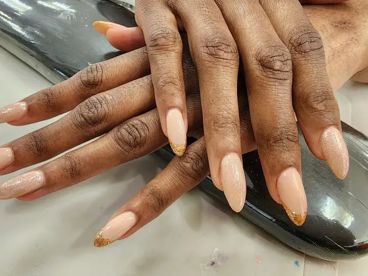 https://cdn.salonspotlight.com/photos/mjVnVrmWtYy7F4lgvbmk/eb3dd5d7-6dac-49a0-b11b-4afa0ba55667_720x720
