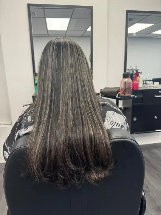 https://cdn.salonspotlight.com/photos/mkLyCqjy4SZHgl0eBmyf/0b9cfe1a-bcd8-4a17-83bd-232dfcf8afd6_720x720