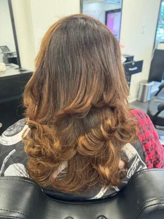 https://cdn.salonspotlight.com/photos/mkLyCqjy4SZHgl0eBmyf/ce0a4553-1a49-4212-8f96-62b311b6c3e2_720x720