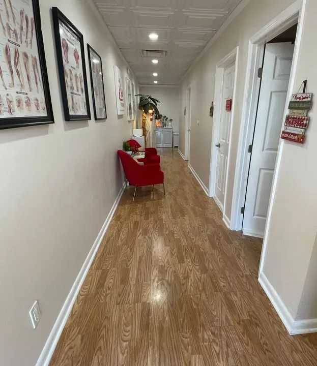 https://cdn.salonspotlight.com/photos/mlJHdJt9qfvmNHkIZVfl/34af76ff-acbe-44dd-8d08-b834a829a044_720x720