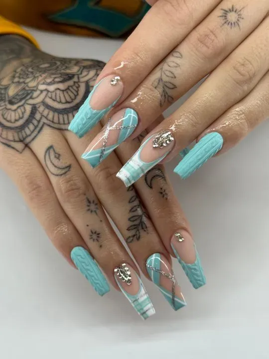https://cdn.salonspotlight.com/photos/mlOlZSckinZzmDwYDrVs/4d996fe3-02b2-4c89-b0e0-a7064417b5ad_720x720