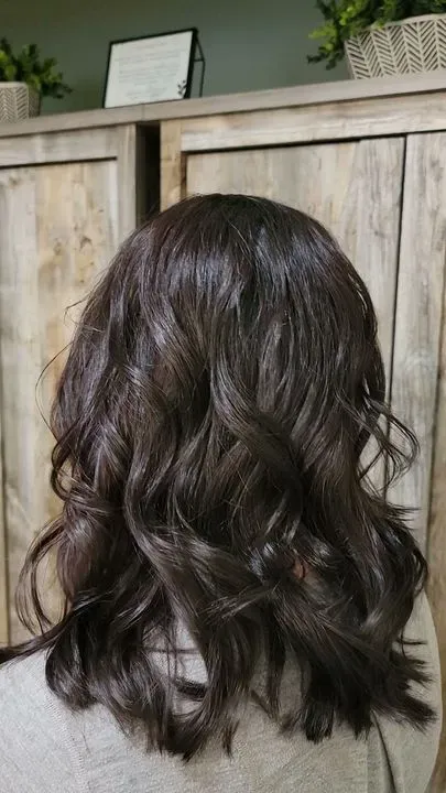 https://cdn.salonspotlight.com/photos/mmgy8nbjdI34gdUWUicd/57b9df35-59cc-4bea-b768-b56aace9e034_720x720
