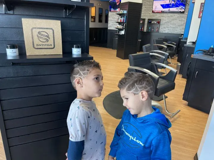 https://cdn.salonspotlight.com/photos/mnDPYVTOu8MQ7fqaaJNo/7bcc9567-590e-416f-9cb1-ed8d29ea0597_720x720