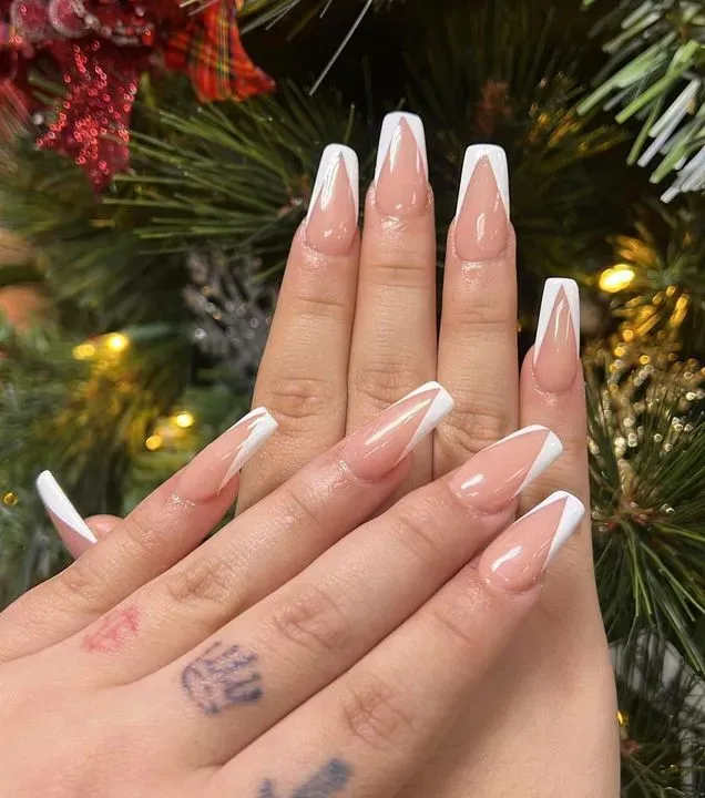 https://cdn.salonspotlight.com/photos/moEryySBW6UAsQJnC7F1/2ece6aaa-f886-4951-b6b0-944005009293_720x720