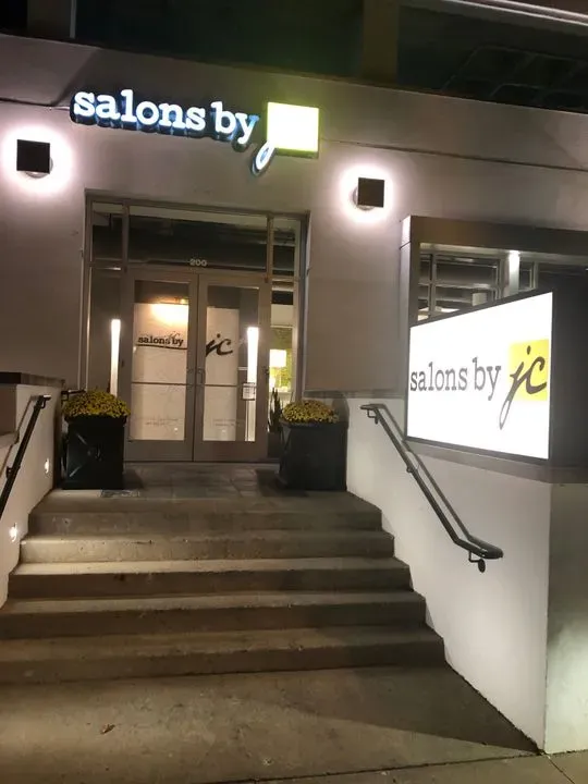 https://cdn.salonspotlight.com/photos/mp3ecgnEavKJrnugLG2o/1f60c25b-a015-4f48-b766-0b888188388a_720x720