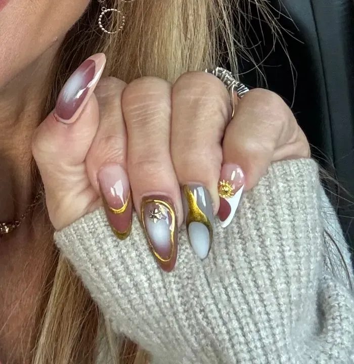 https://cdn.salonspotlight.com/photos/muIdy9DkCRITaXtYXyEj/5f2d8919-1d0c-4f60-add4-bba86413be24_720x720