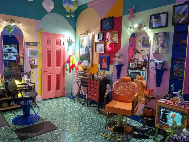 https://cdn.salonspotlight.com/photos/mvIPNiclErRNRzFYQ2Yb/32726476-9187-4664-9f14-6de2393edfb9_720x720