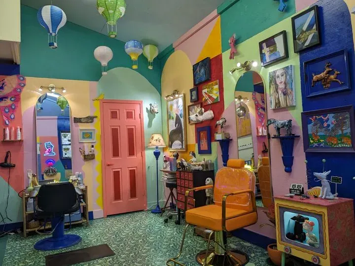 https://cdn.salonspotlight.com/photos/mvIPNiclErRNRzFYQ2Yb/89661eaa-372c-411a-831c-0d154a83f0ad_720x720