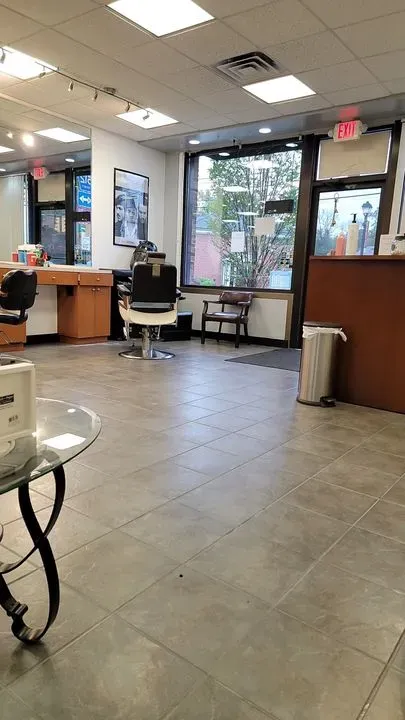 https://cdn.salonspotlight.com/photos/mvuseEZcgtFzYkeKxXi6/ba3635c7-9a06-46c6-aec4-bf52dd6e1afa_720x720