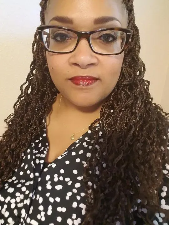 https://cdn.salonspotlight.com/photos/mvvxAgoLig2rtelvLuEN/d9c17db2-590d-4996-aacb-727aa8d1f952_720x720