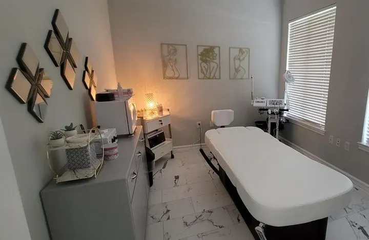 https://cdn.salonspotlight.com/photos/n1P52jwI8ppwTDvvgahk/5603ceac-03b7-471c-b0c8-3b4e96423100_720x720