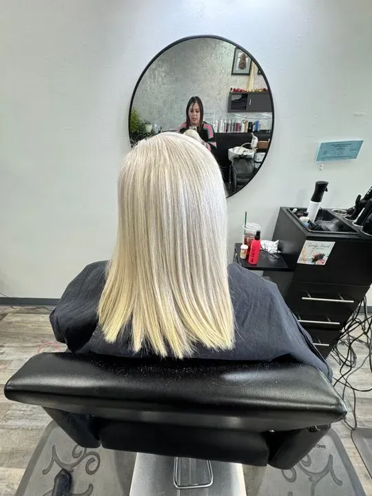 https://cdn.salonspotlight.com/photos/n242MPPF9uMUMyRzbkYJ/86988d36-a7d3-4469-8660-c1a776efacf3_720x720