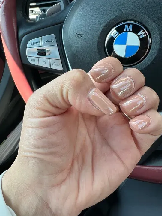 https://cdn.salonspotlight.com/photos/n4hWnic6gO8cKa2KSoNM/86262c3a-4597-4570-8cc7-ac87103f32c6_720x720