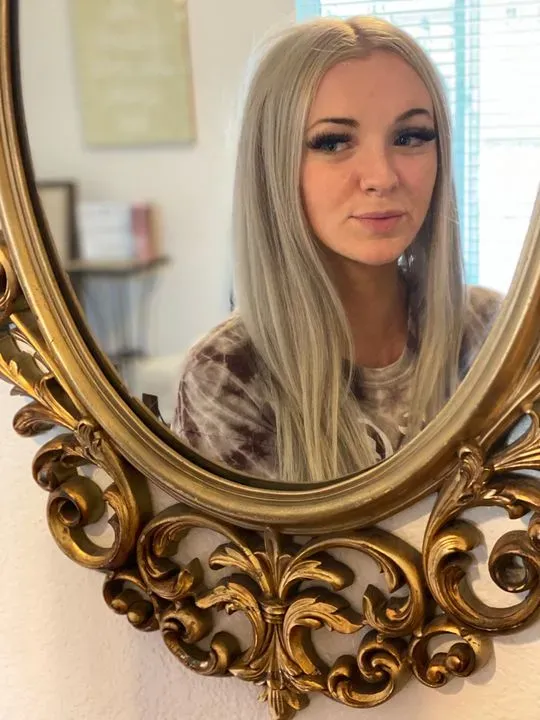 https://cdn.salonspotlight.com/photos/n57j4uLic1yAQqfN6Iyn/db9dbb80-7bec-4324-a69b-3121e61e5a29_720x720