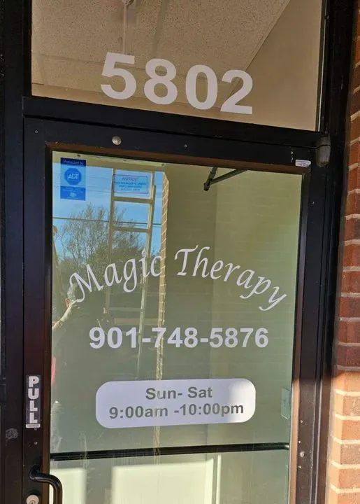 https://cdn.salonspotlight.com/photos/n68bd8GFtzHqi9kdl7Hv/51610caa-4b54-4bcf-abe3-aab9010e0e33_720x720