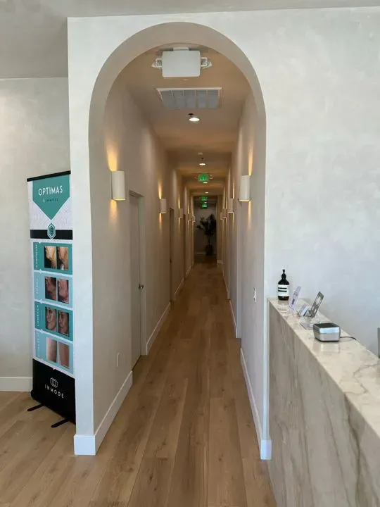 https://cdn.salonspotlight.com/photos/n9EUsecHp9An8djXbqeQ/b32ab1c6-c754-4db4-8487-7e08cdfa1567_720x720