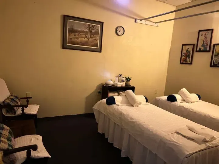 https://cdn.salonspotlight.com/photos/n9k7iCw7tcKKKozUobwe/d3026c2c-da53-4d7f-9999-675b5e714755_720x720