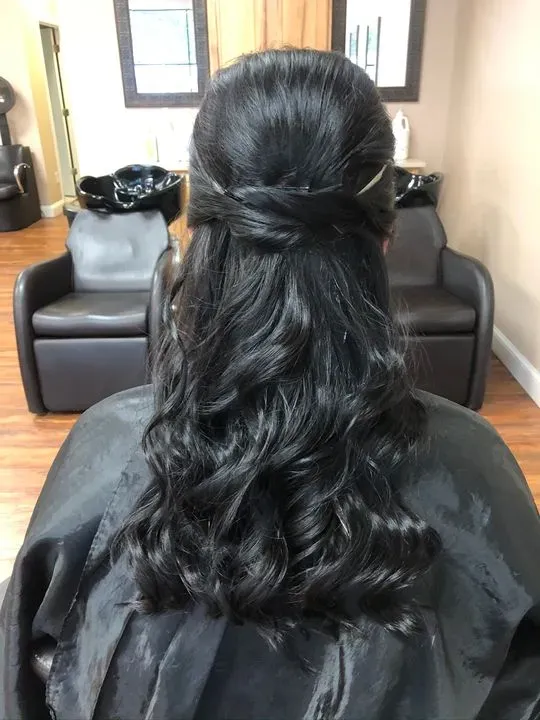 https://cdn.salonspotlight.com/photos/nApLakXyUZjlNnIfKOIy/3905b2f4-7c6d-470b-87d2-f4e50e8dd967_720x720