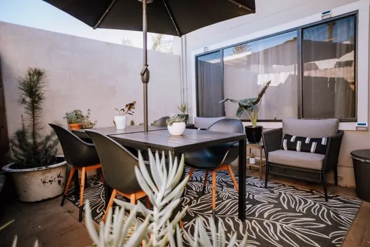 https://cdn.salonspotlight.com/photos/nBUVXT1R6XovbGy4Qj4O/724a6de3-051b-4724-b936-91b042acd954_720x720