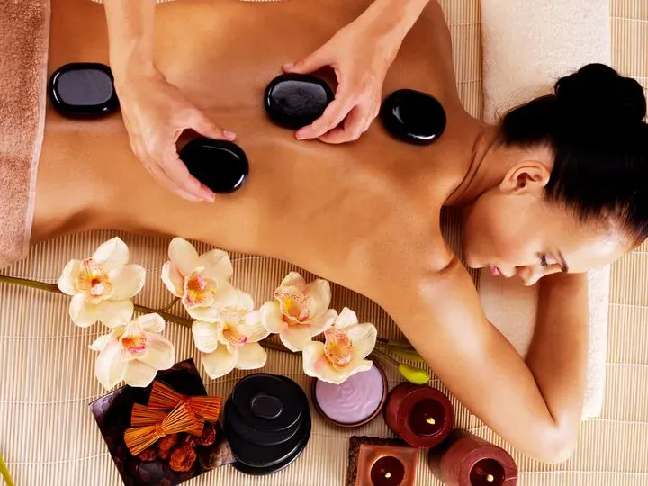 https://cdn.salonspotlight.com/photos/nBtVm7tglMS7iEKZa3fw/f4859e26-7980-4e97-9360-0c03f477398c_720x720