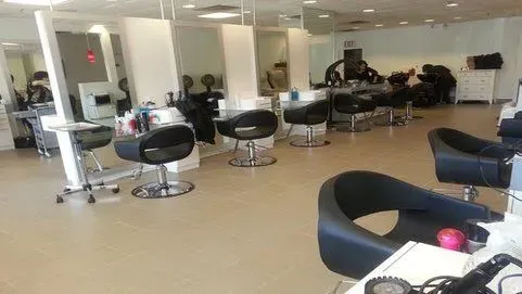 https://cdn.salonspotlight.com/photos/nDYeVKiOV2ehqF3b2SVi/192c6f1c-a0a5-4942-ba2d-8cf5ada50ecf_720x720