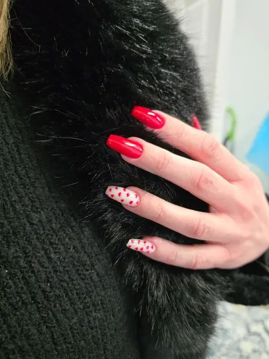 https://cdn.salonspotlight.com/photos/nEi6TDFRkoxpYq7QxI7u/1d162cc2-5b74-44cc-9ae1-5d894c223c60_720x720