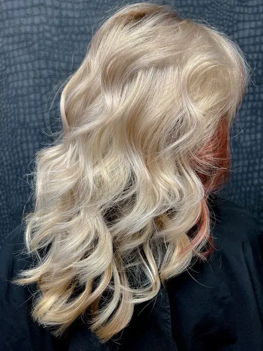 https://cdn.salonspotlight.com/photos/nFDsFxDaGyS1qViDsdGL/5ee3d18e-9905-492b-8cf1-d06c78957c55_720x720