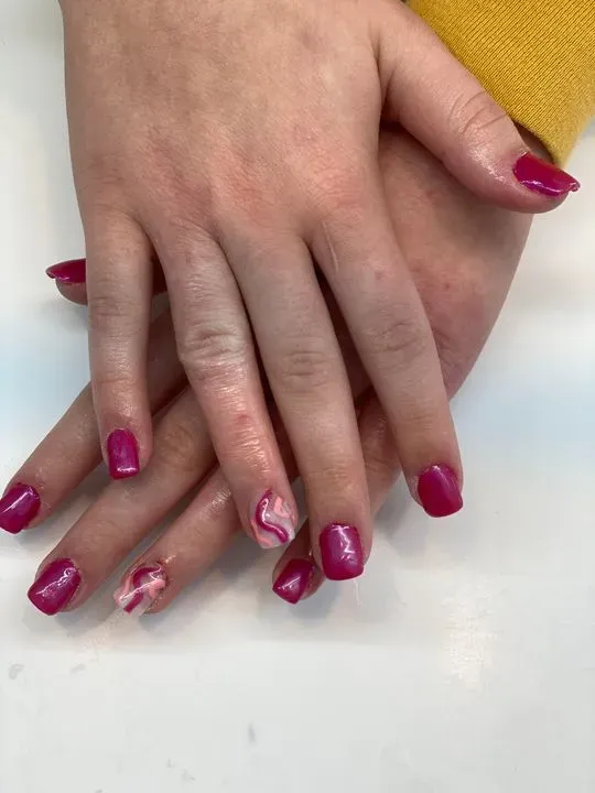https://cdn.salonspotlight.com/photos/nHyCvCmDKFLv9Mz1cYtD/22382994-327e-4466-b38d-cdb5f25a73c0_720x720