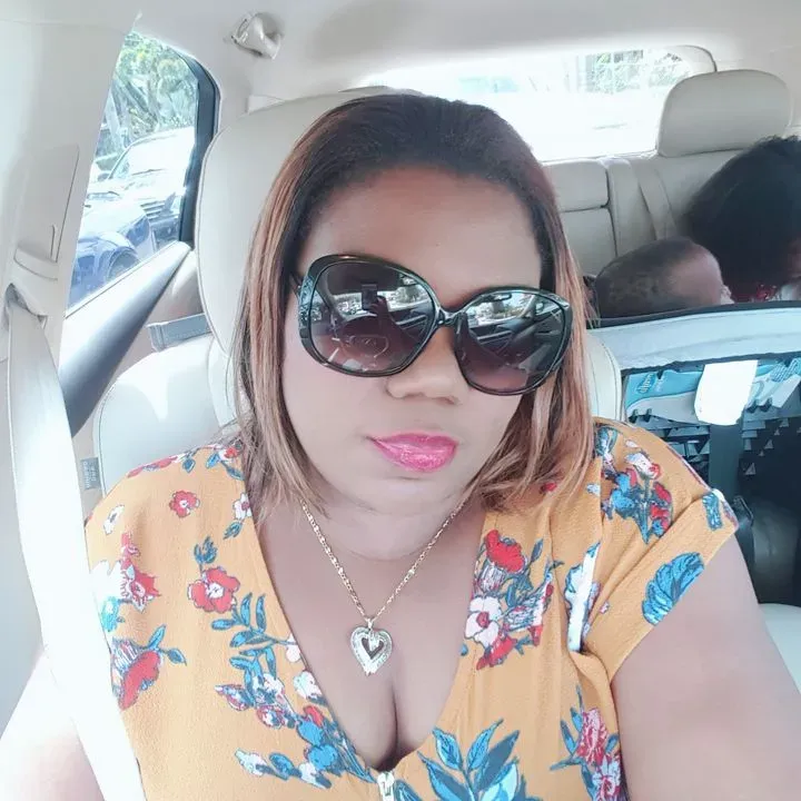 https://cdn.salonspotlight.com/photos/nIzYvHt2xE4CFR1heTPH/1ed8f522-af40-4f71-b70d-385d55826d77_720x720
