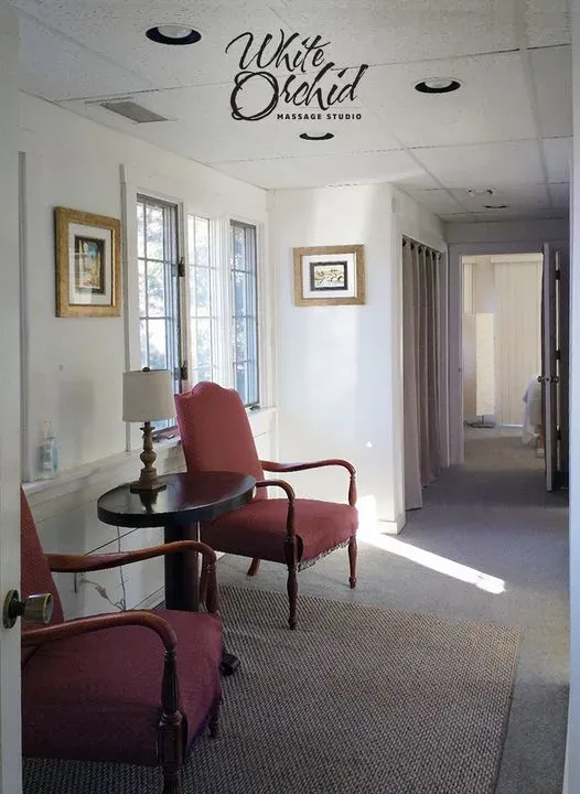 https://cdn.salonspotlight.com/photos/nJ8VkWrScguCmQueARQ5/751f1953-460a-4d02-b508-0a7d050bc7d8_720x720