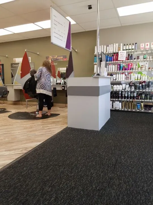https://cdn.salonspotlight.com/photos/nN3ffgc5S11uyv2vQ0nf/6d2f7da6-8cc9-4845-94d1-07dbc0025380_720x720