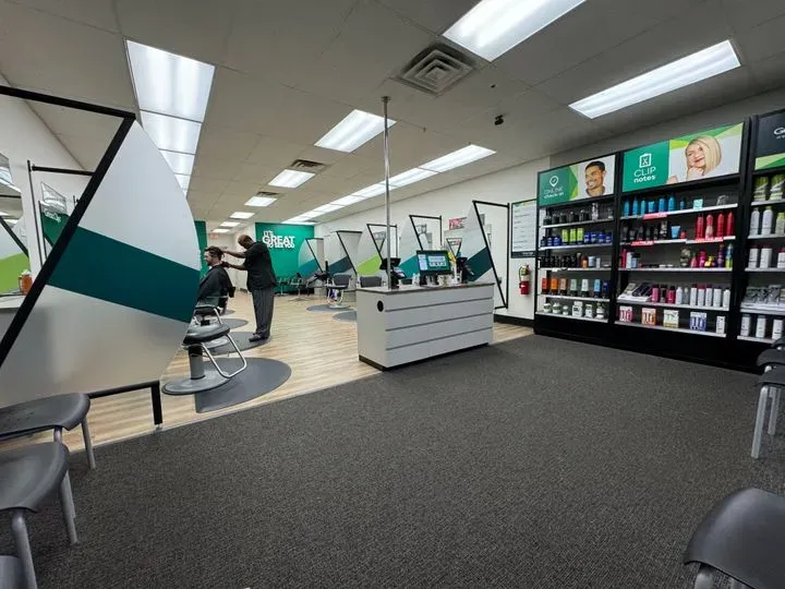 https://cdn.salonspotlight.com/photos/nN3ffgc5S11uyv2vQ0nf/905d50c8-4d0d-4657-a3c8-7a767bd18527_720x720