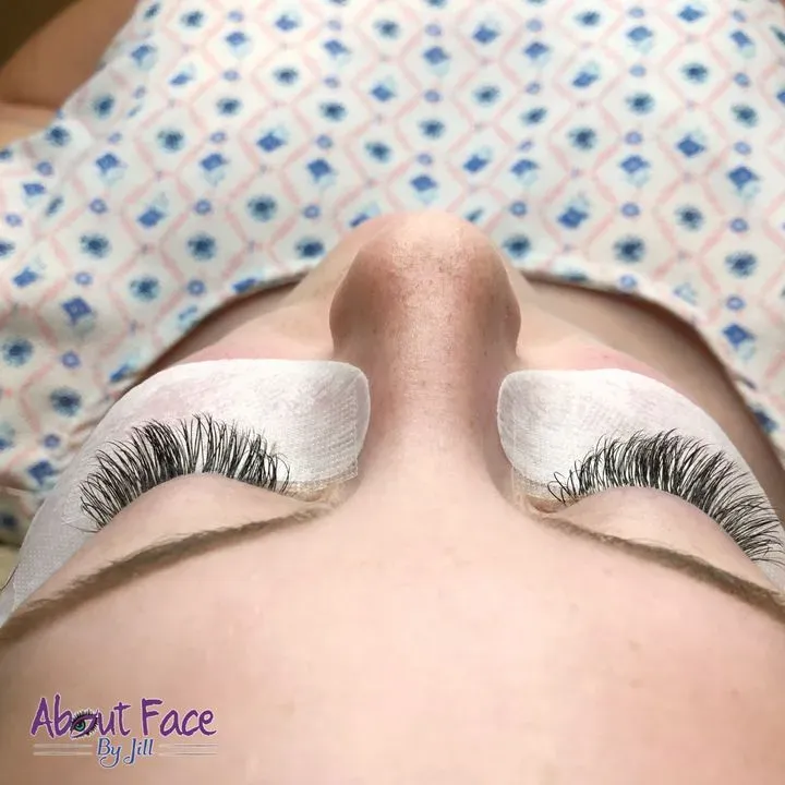 https://cdn.salonspotlight.com/photos/nNLGWHRpI532UottRTXU/2c79f4f7-e590-4116-a604-e2ce40effecd_720x720