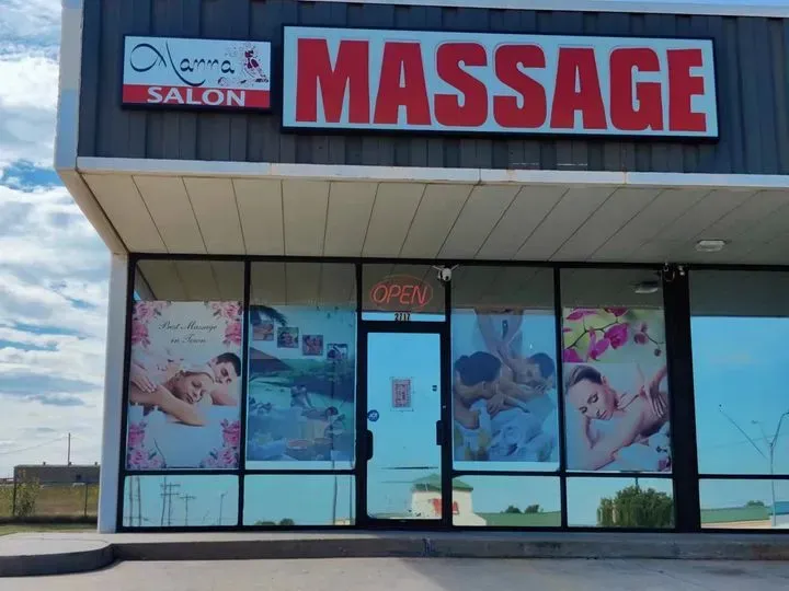https://cdn.salonspotlight.com/photos/nNXLwmCB6jFGLDVjFO5y/0e1d622d-6e3f-4732-ad9d-387024dfb8fe_720x720
