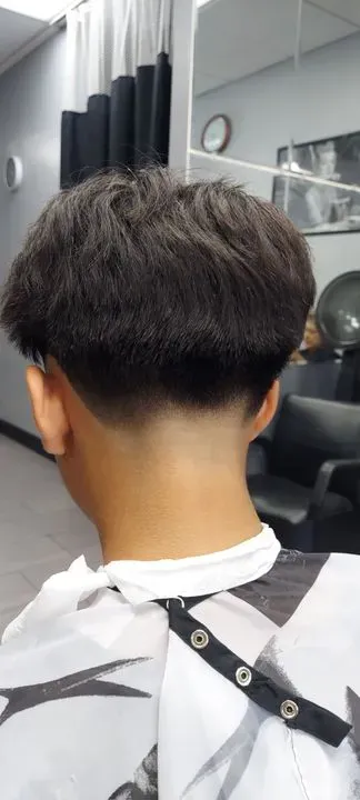 https://cdn.salonspotlight.com/photos/nOVUXCgumOj6usAymkii/a6794c73-e567-4675-840b-fd282c470443_720x720